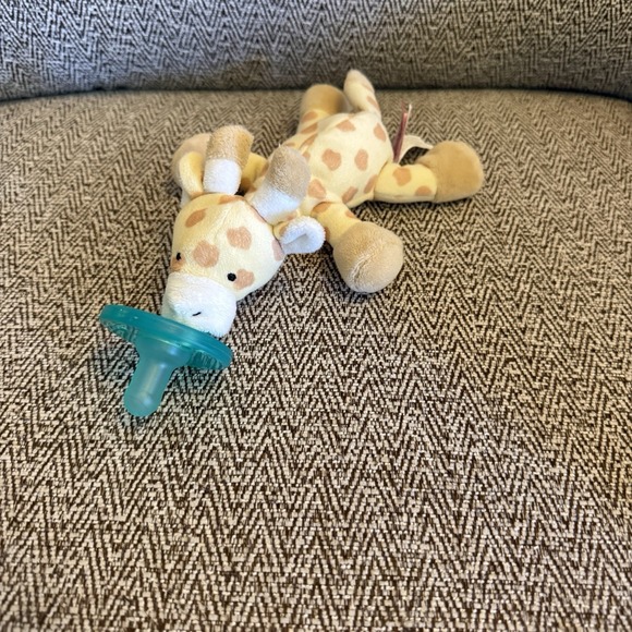 Wubbanub Other - WubbaNub Giraffe Baby Pacifier and Holder Plush Animal Stuffed Toy Mary Meyer